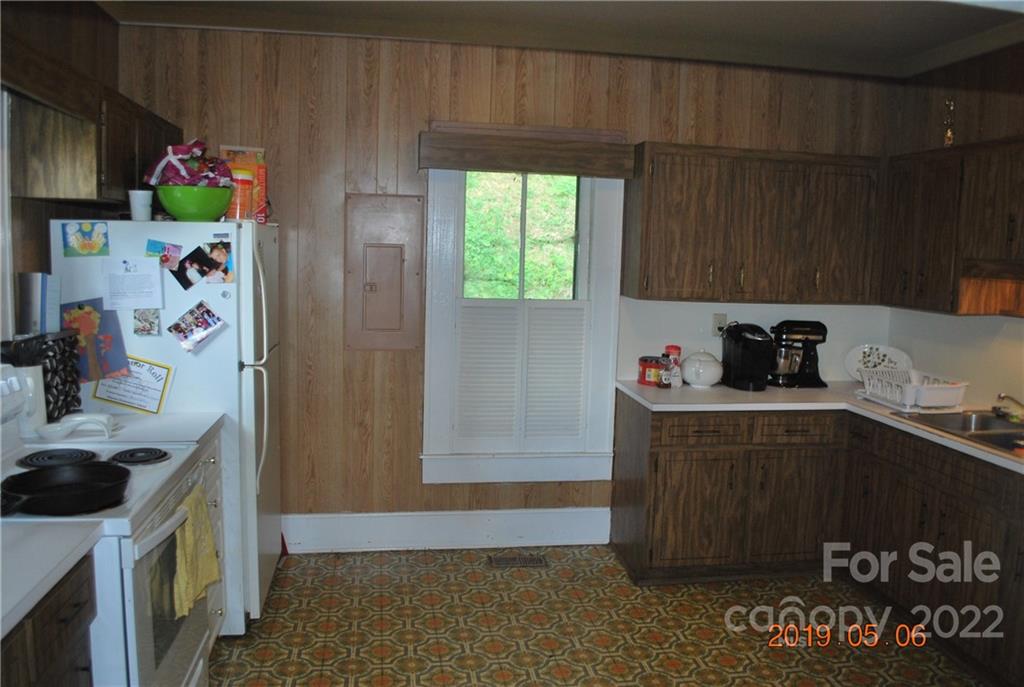 449 Valley Road Marion, NC 28752 - Photo 10 of 48 Gallery Image 10