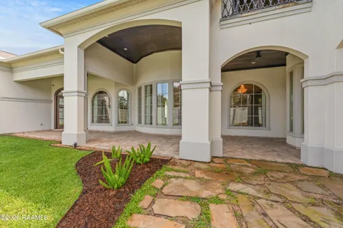 $980,000 | 700 Farmington Drive, Lafayette, LA 70503