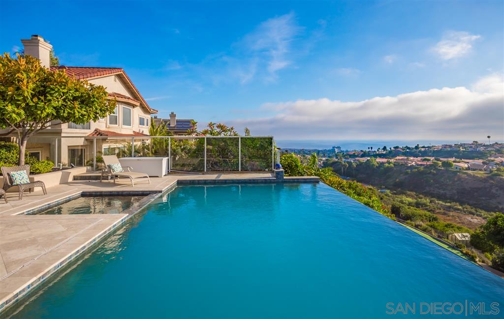 5462 Soledad Road La Jolla, CA 92037 - Photo 2 of 25