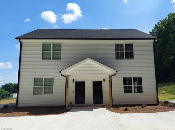 $2,100 | 542 Wallburg-High Point Road, Unit B, Winston-Salem, NC 27107