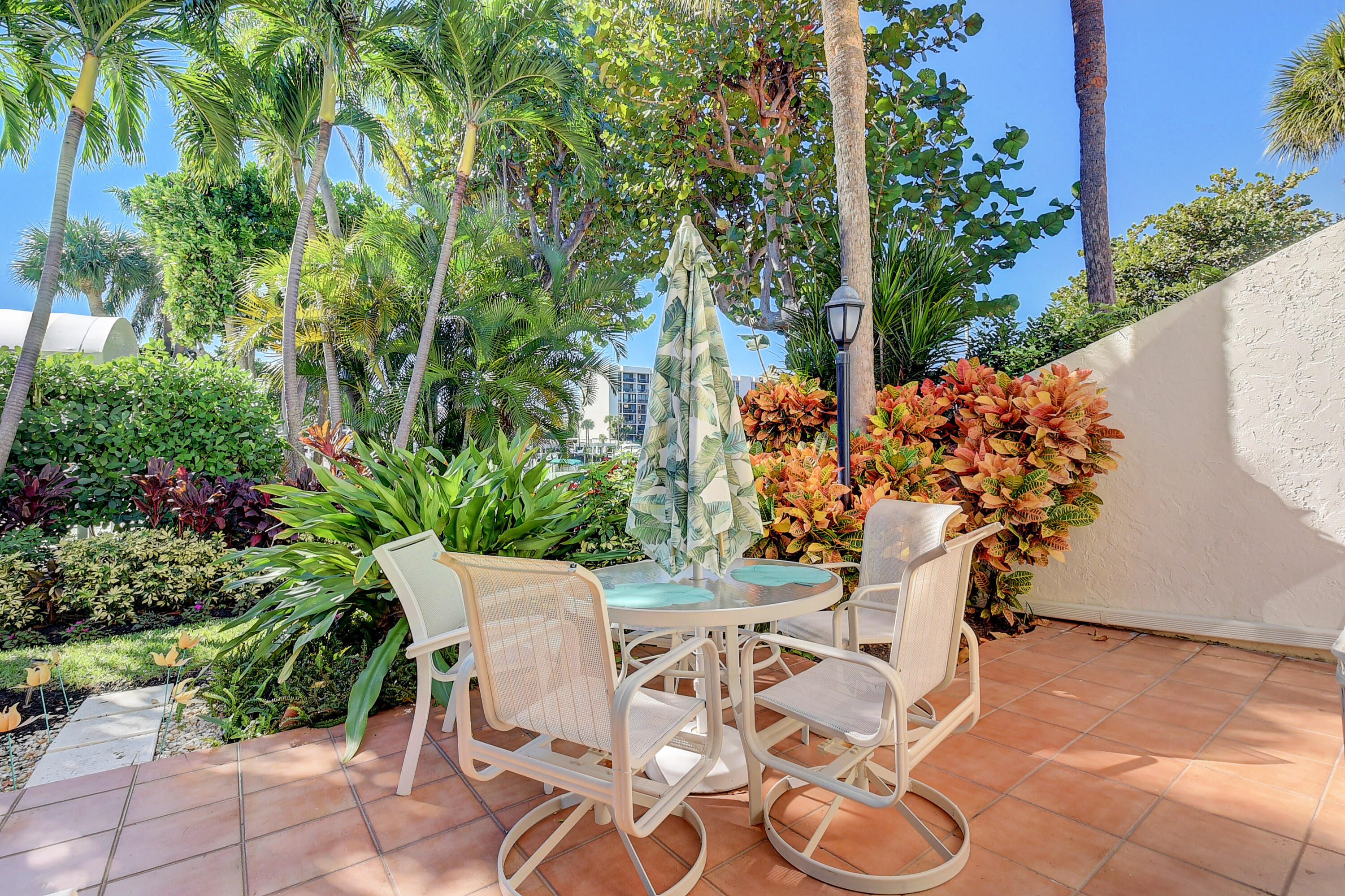 2717 North Ocean Boulevard, Unit TH5 Boca Raton, FL 33431 - Photo 4 of 96 DSC_6474_5_6_7_8