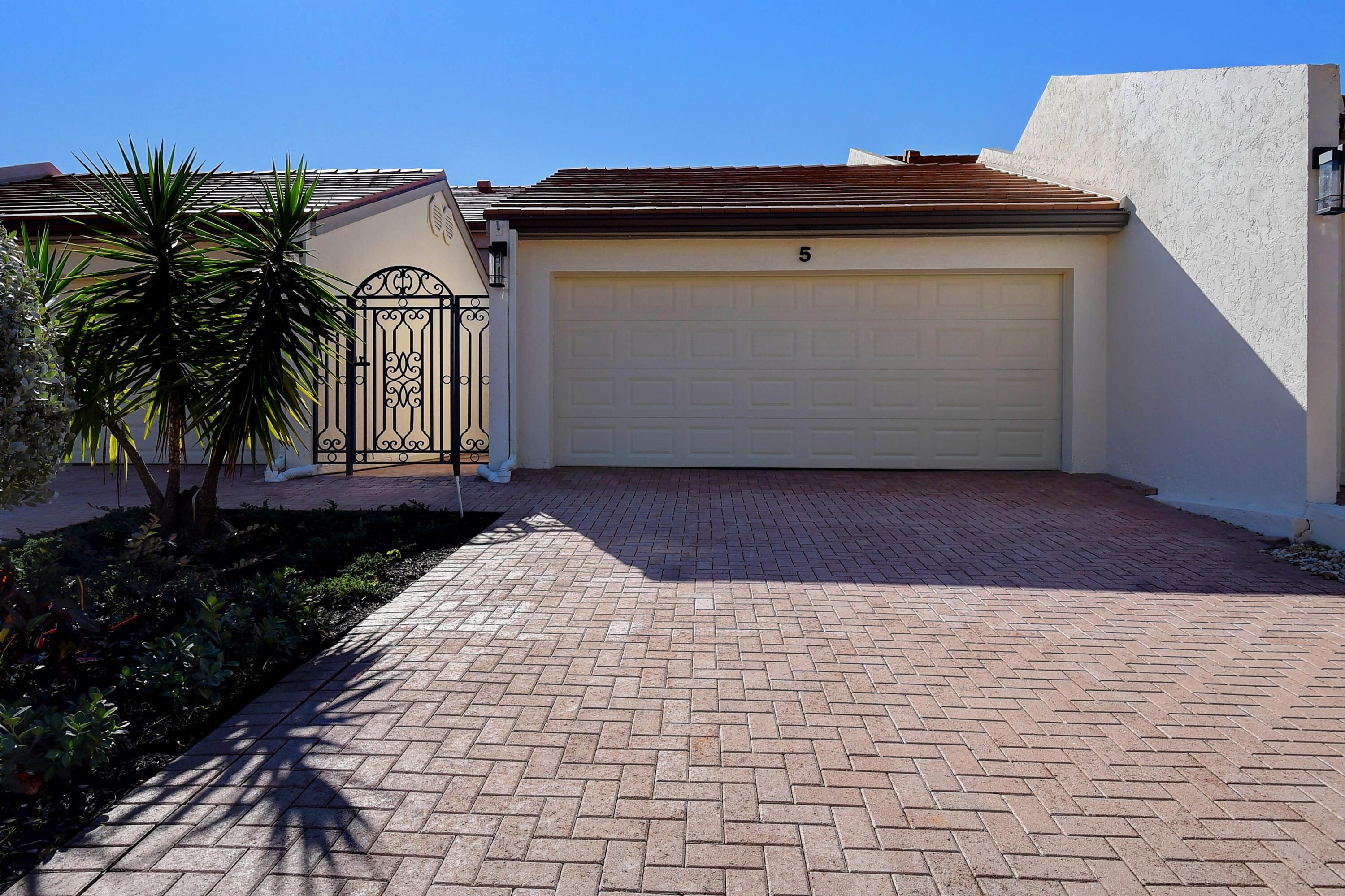 2717 North Ocean Boulevard, Unit TH5 Boca Raton, FL 33431 - Photo 6 of 96 DSC_6359_60_61_62_63