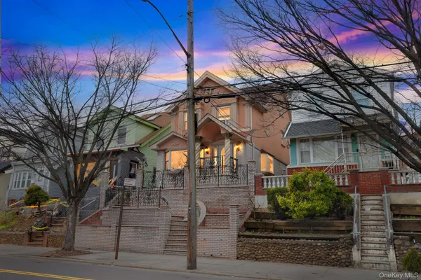 $1,049,000 | 94-29 Park Lane South | Forest Park