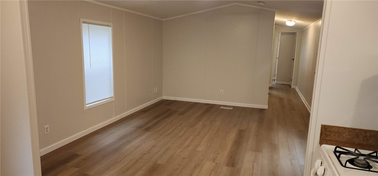 116 Tidd Circle Farmington, NY 14425 - Photo 6 of 14 Livingroom