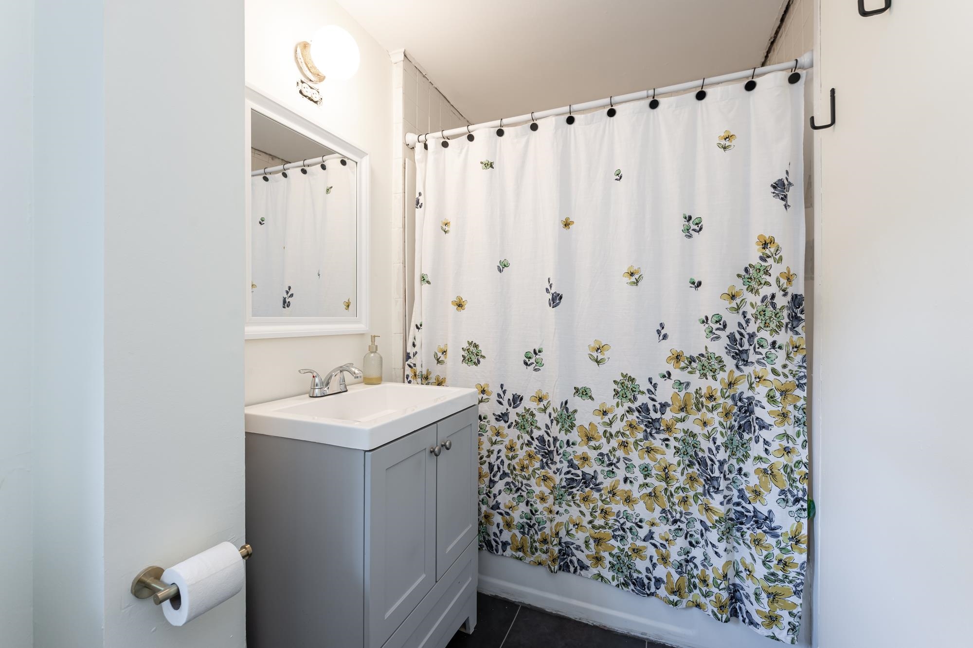 9 Badger Street Nashua, NH 03060 - Photo 16 of 39