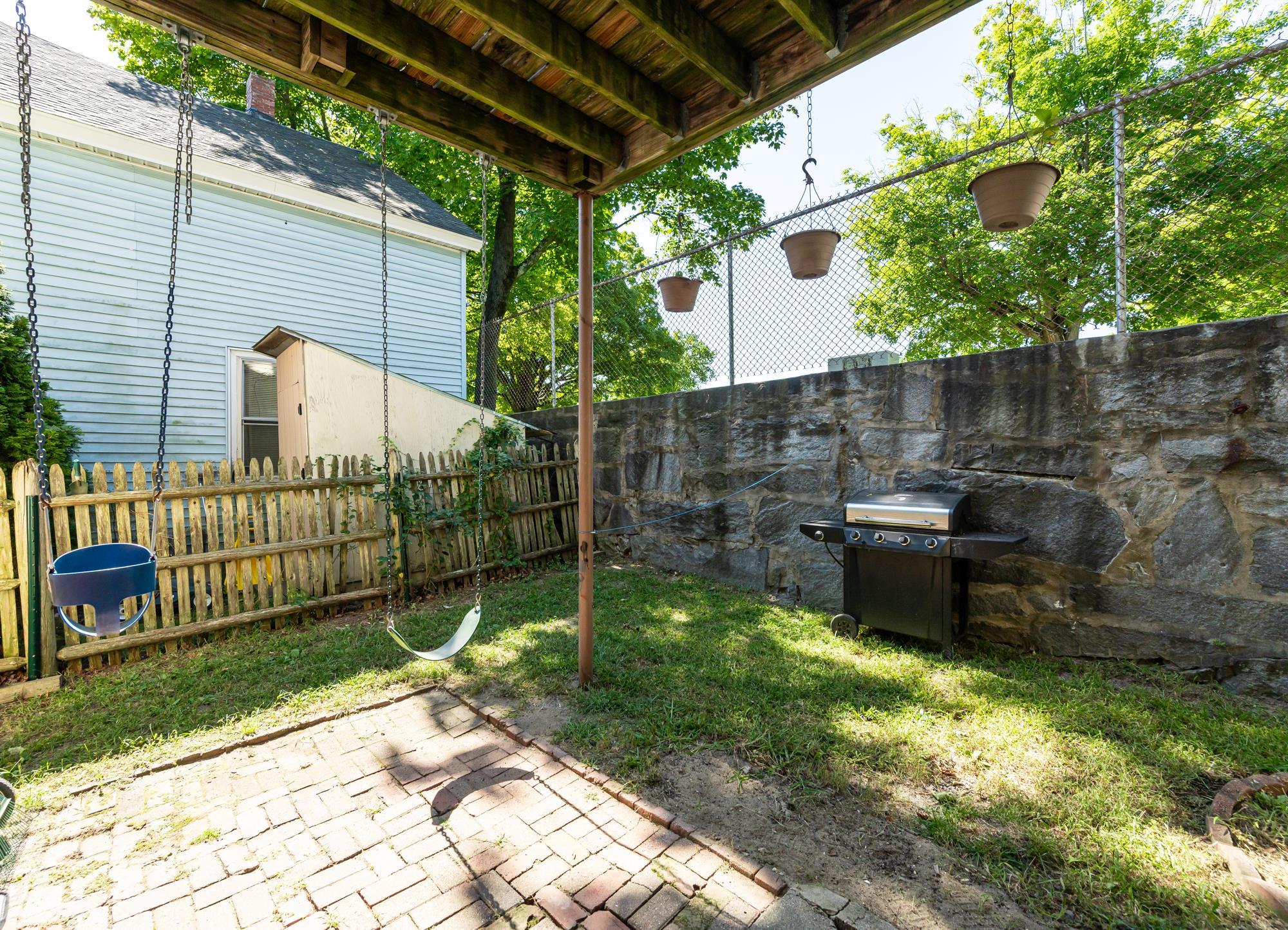 9 Badger Street Nashua, NH 03060 - Photo 27 of 39