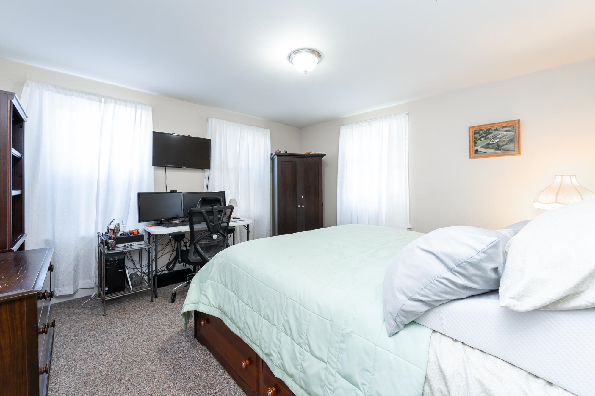 9 Badger Street Nashua, NH 03060 - Photo 36 of 39