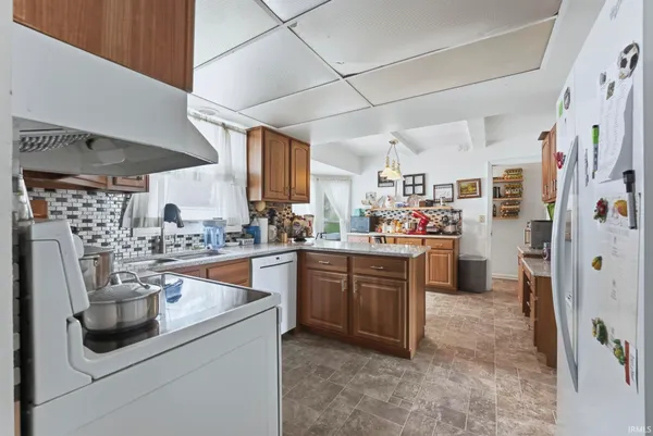$245,000 | 702 West Macalan Drive, Marion, IN 46952