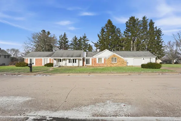 $245,000 | 702 West Macalan Drive, Marion, IN 46952