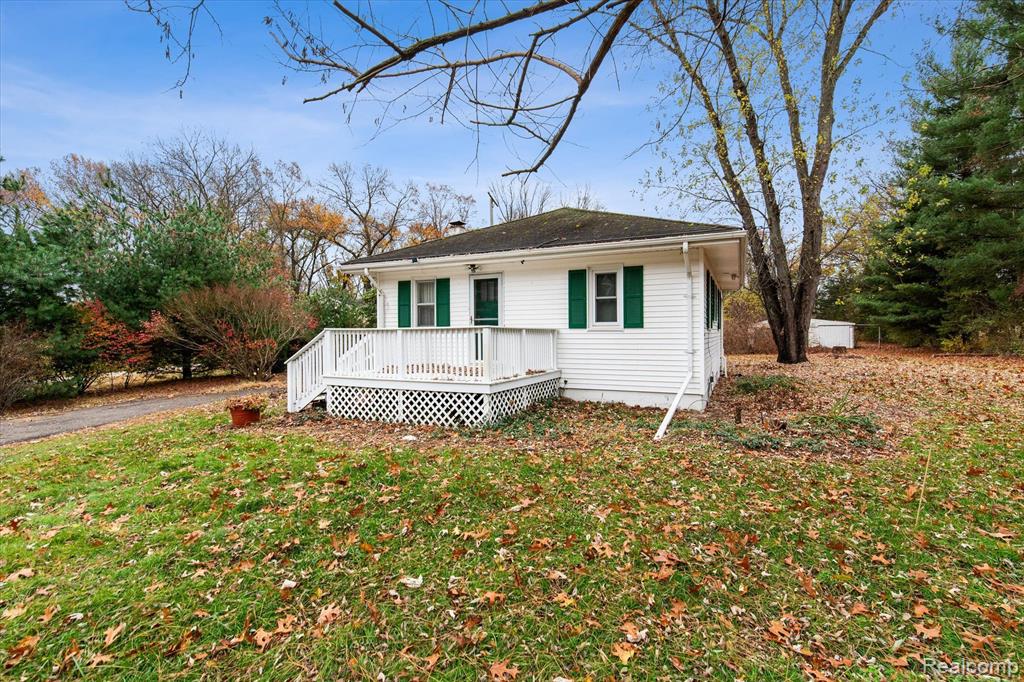 42861 Bemis Road Belleville, MI 48111 - Photo 2 of 27