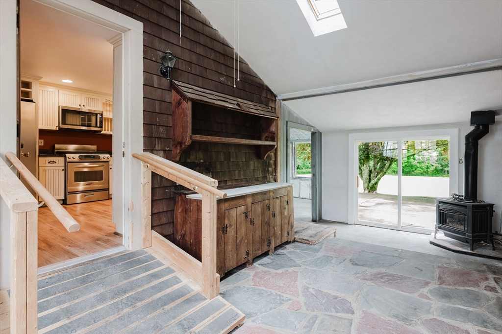 1324 Main Street Acushnet, MA 02743 - Photo 26 of 36
