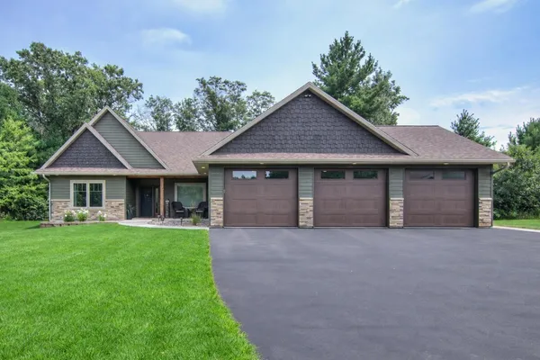 $1,050,000 | S9025 Lowes Creek Road, Eleva, WI 54738