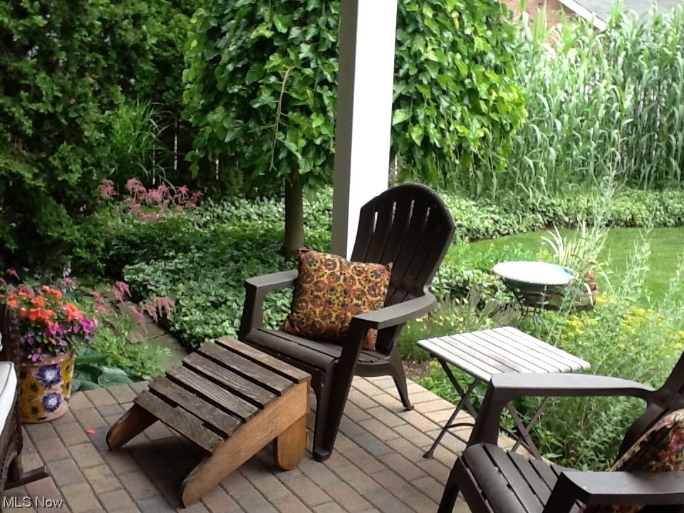 1531 Sheffield Road Cleveland, OH 44121 - Photo 29 of 34 Great nook for morning coffee!!