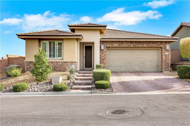 $747,777 | 2760 Renewal Court, Las Vegas, NV 89138