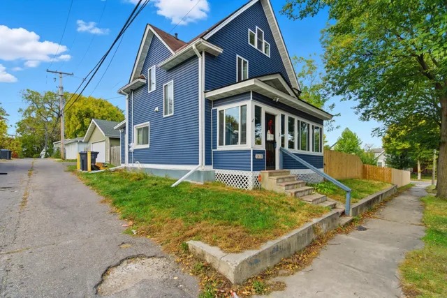 $289,900 | 1815 Hillside Avenue North, Minneapolis, MN 55411