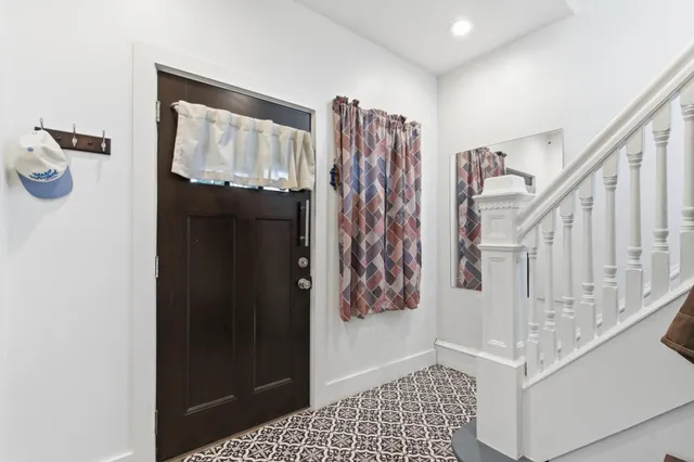 $289,900 | 1815 Hillside Avenue North, Minneapolis, MN 55411