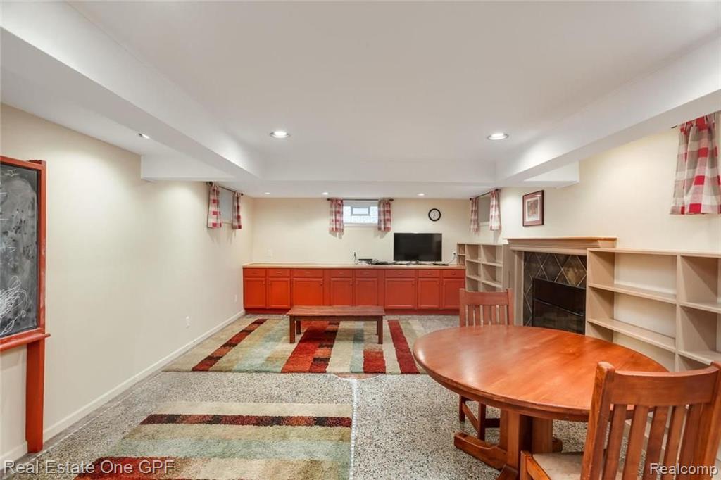 810 Barrington Road Grosse Pointe Park, MI 48230 - Photo 16 of 37