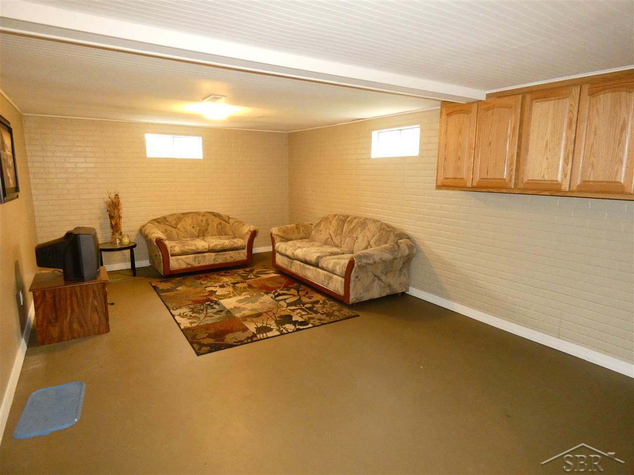 12232 West Mount Morris Road Flushing, MI 48433 - Photo 16 of 27 31377457-15.JPG