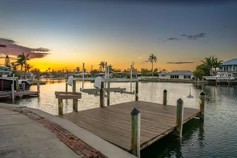 $799,990 | 34 Seaside Court, Holmes Beach, FL 34217
