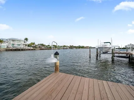 $799,990 | 34 Seaside Court, Holmes Beach, FL 34217
