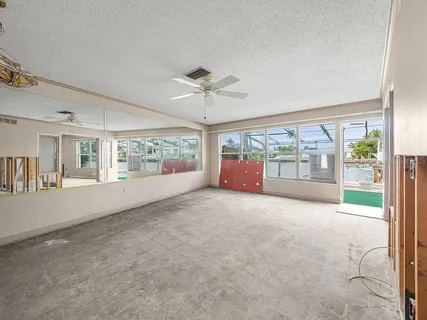 $799,990 | 34 Seaside Court, Holmes Beach, FL 34217