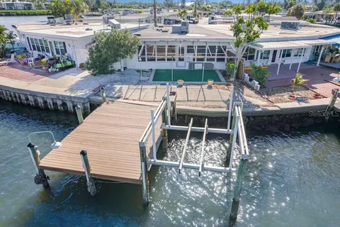 $799,990 | 34 Seaside Court, Holmes Beach, FL 34217