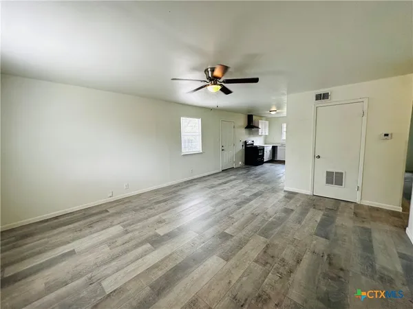 $1,350 | 714 South River Street, Unit B, Seguin, TX 78155