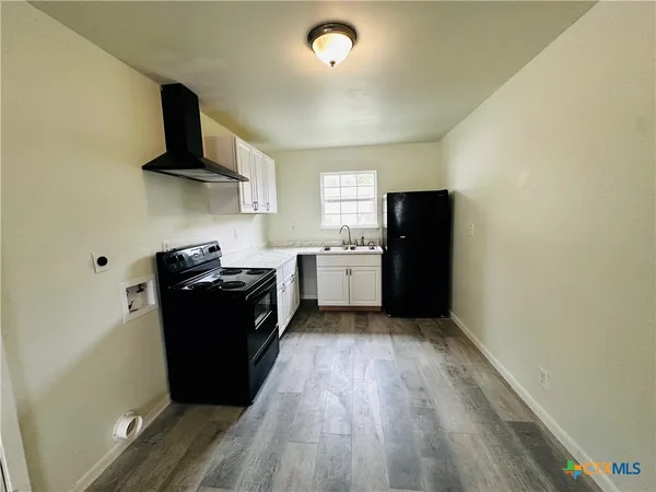 $1,350 | 714 South River Street, Unit B, Seguin, TX 78155