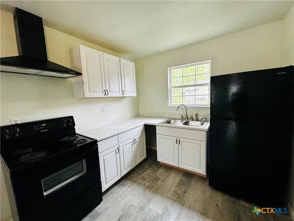 $1,350 | 714 South River Street, Unit B, Seguin, TX 78155