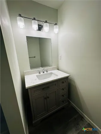$1,350 | 714 South River Street, Unit B, Seguin, TX 78155