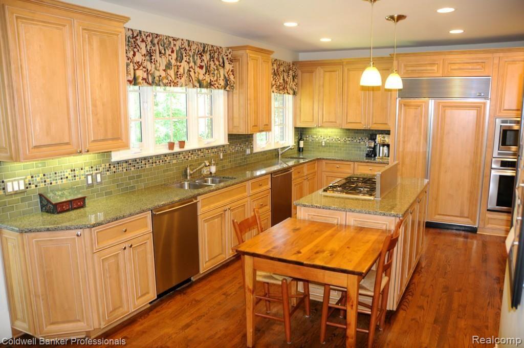 571 Linden Road Birmingham, MI 48009 - Photo 7 of 11 JEN_5472.jpg