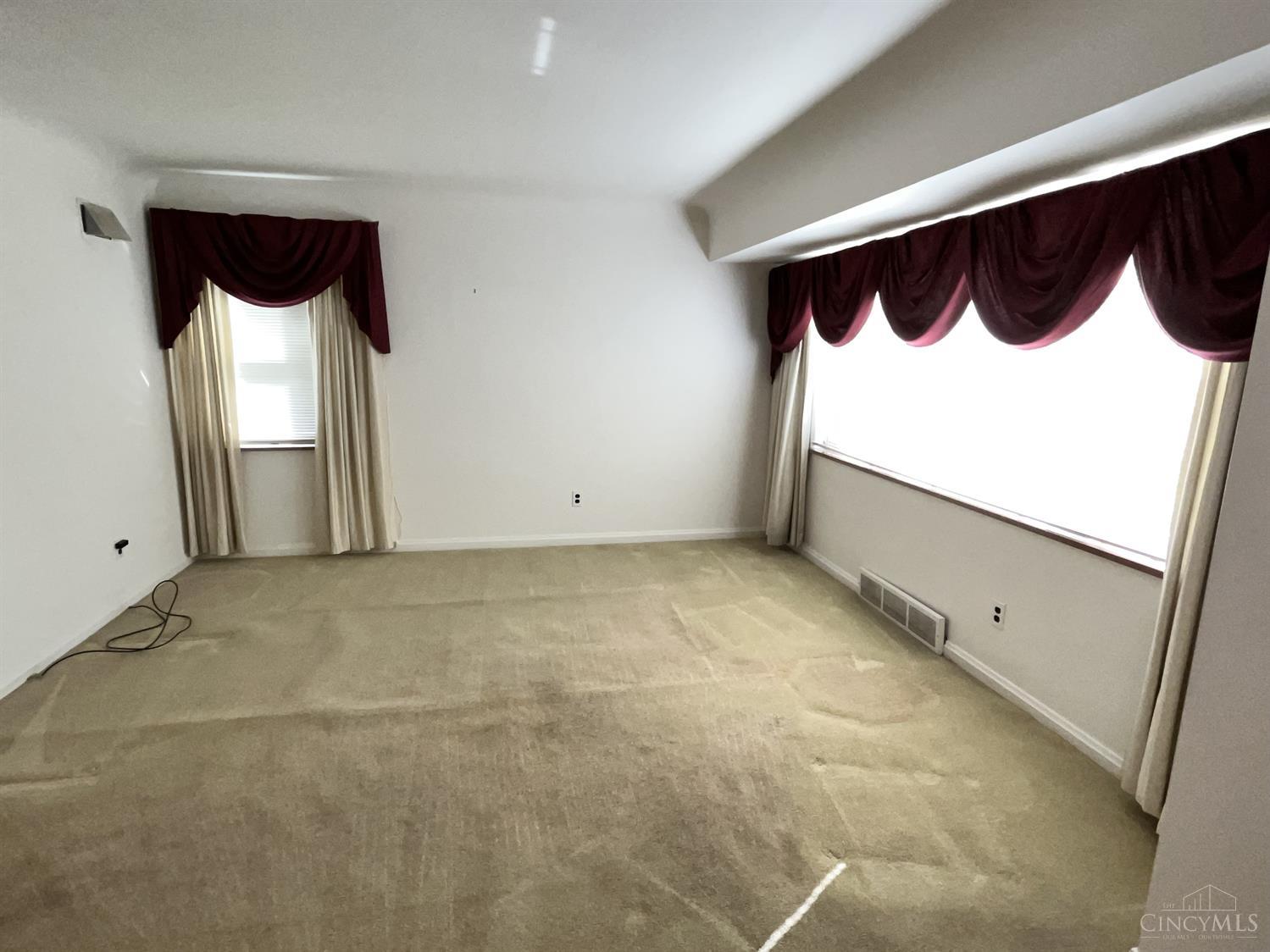 3002 Ferguson Road Cincinnati, OH 45238 - Photo 8 of 36 Gallery Image 8