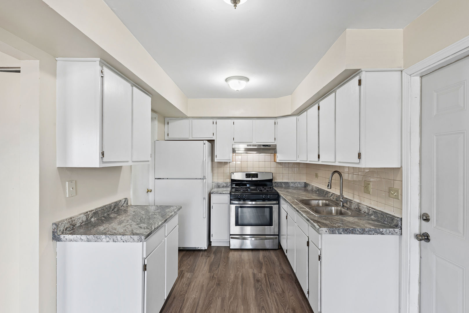 1960 Liberty Place Hoffman Estates, IL 60169 - Photo 5 of 11