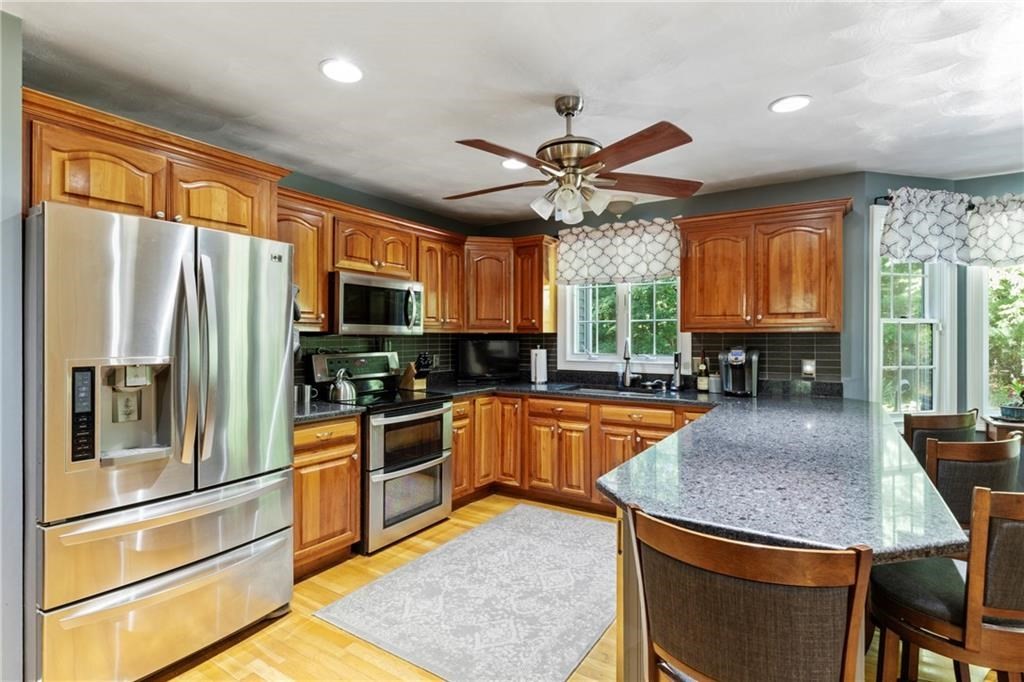 55 Little Pond County Road Cumberland, RI 02864 - Photo 11 of 42