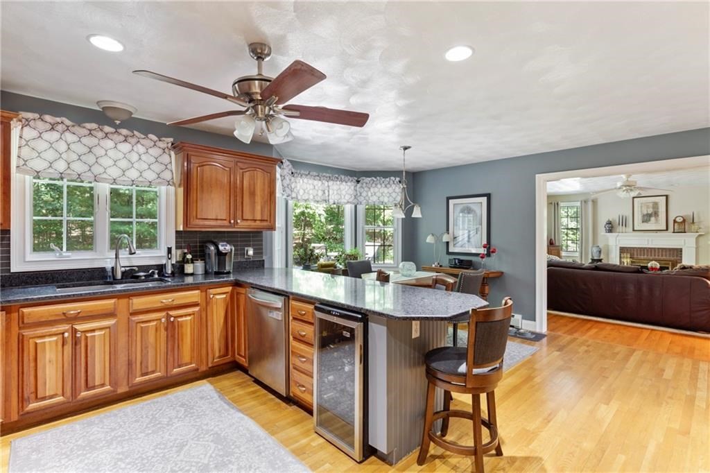 55 Little Pond County Road Cumberland, RI 02864 - Photo 10 of 42