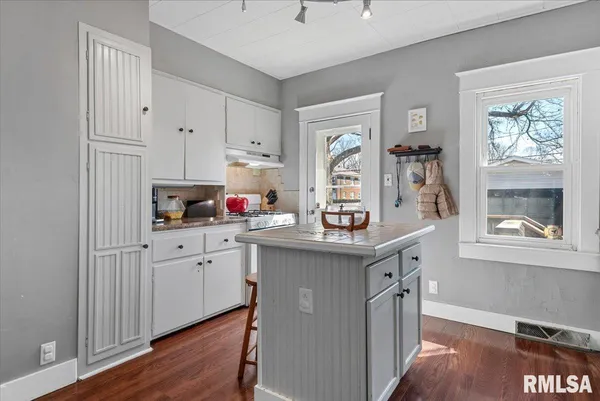 $199,900 | 624 West Vine Street, Springfield, IL 62704