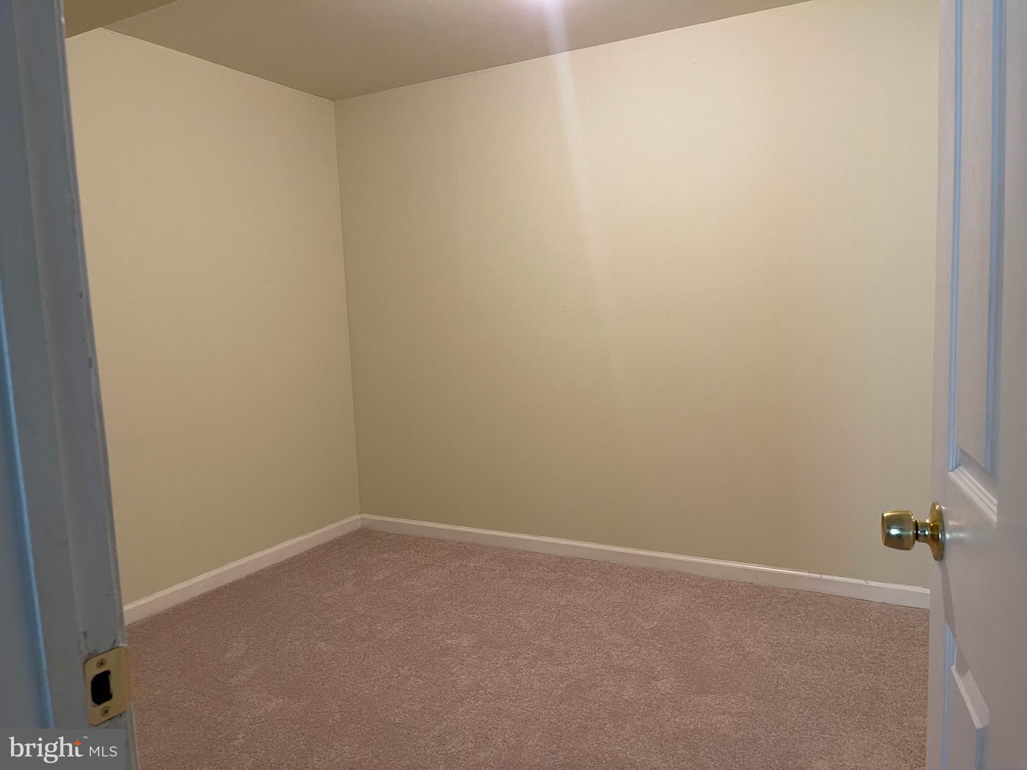 21054 Cornerpost Square Ashburn, VA 20147 - Photo 24 of 27