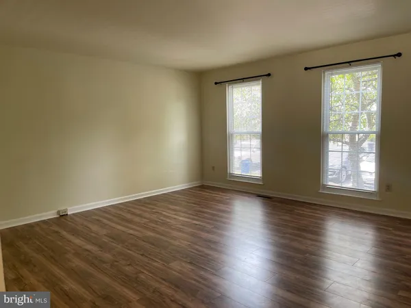 $2,990 | 21054 Cornerpost Square, Ashburn, VA 20147