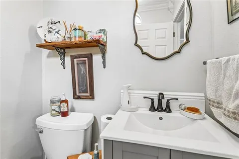 $875,000 | 10 Bleu Lake Drive, Covington, LA 70435