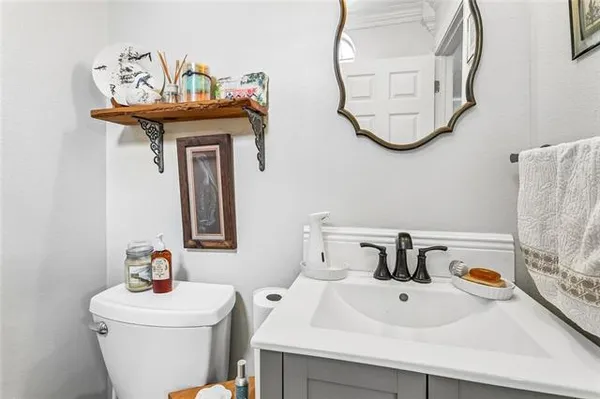 $875,000 | 10 Bleu Lake Drive, Covington, LA 70435