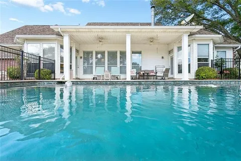 $875,000 | 10 Bleu Lake Drive, Covington, LA 70435