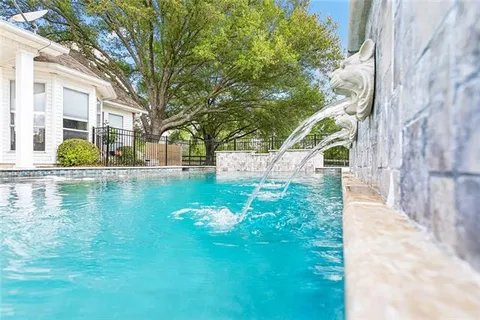 $875,000 | 10 Bleu Lake Drive, Covington, LA 70435