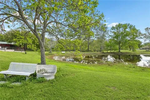 $875,000 | 10 Bleu Lake Drive, Covington, LA 70435