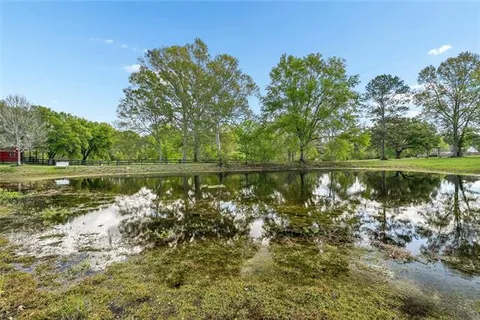 $875,000 | 10 Bleu Lake Drive, Covington, LA 70435