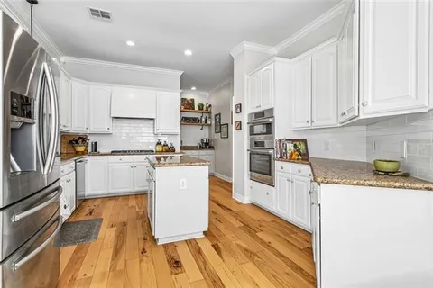 $875,000 | 10 Bleu Lake Drive, Covington, LA 70435