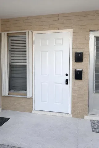 $2,000 | 1017 Southeast 3rd Street, Unit 3, Deerfield Beach, FL 33441