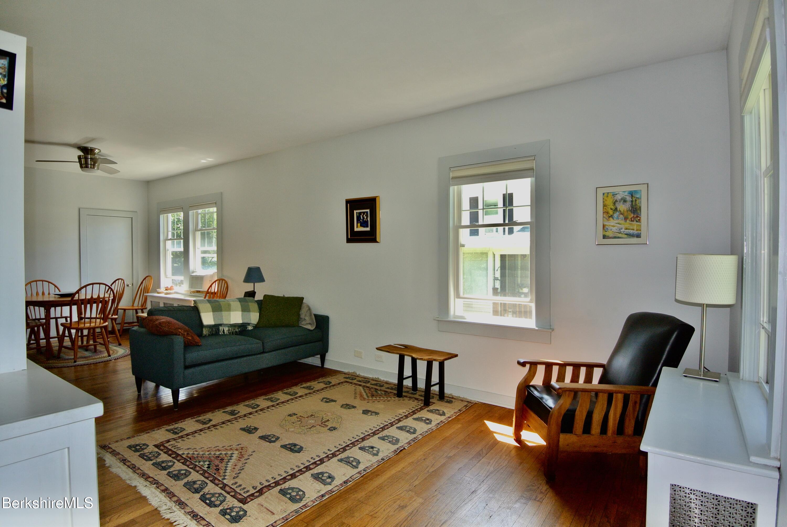 Living room towards DR