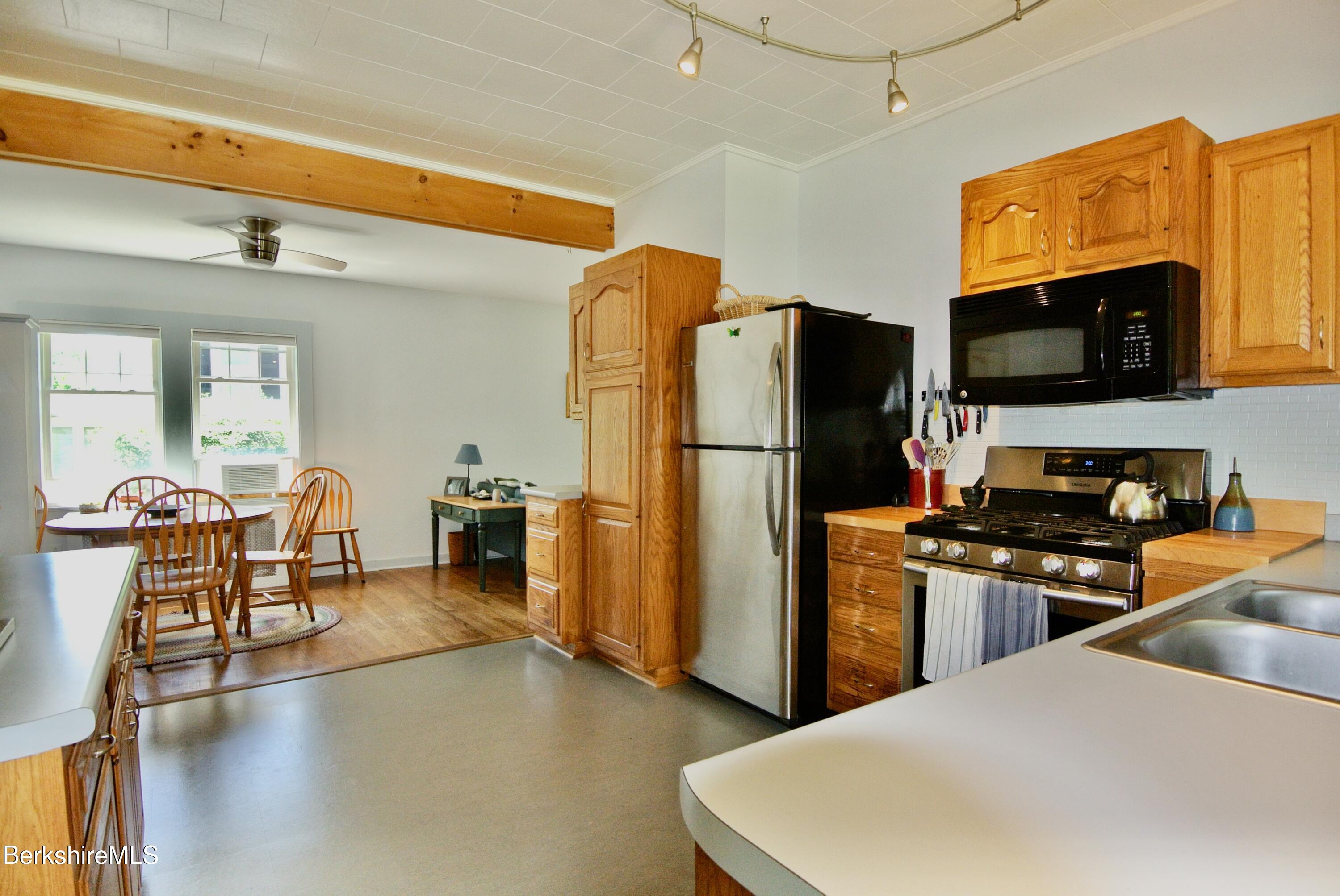 7 Aberdeen Road Pittsfield, MA 01201 - Photo 10 of 28 Kitchen to DR