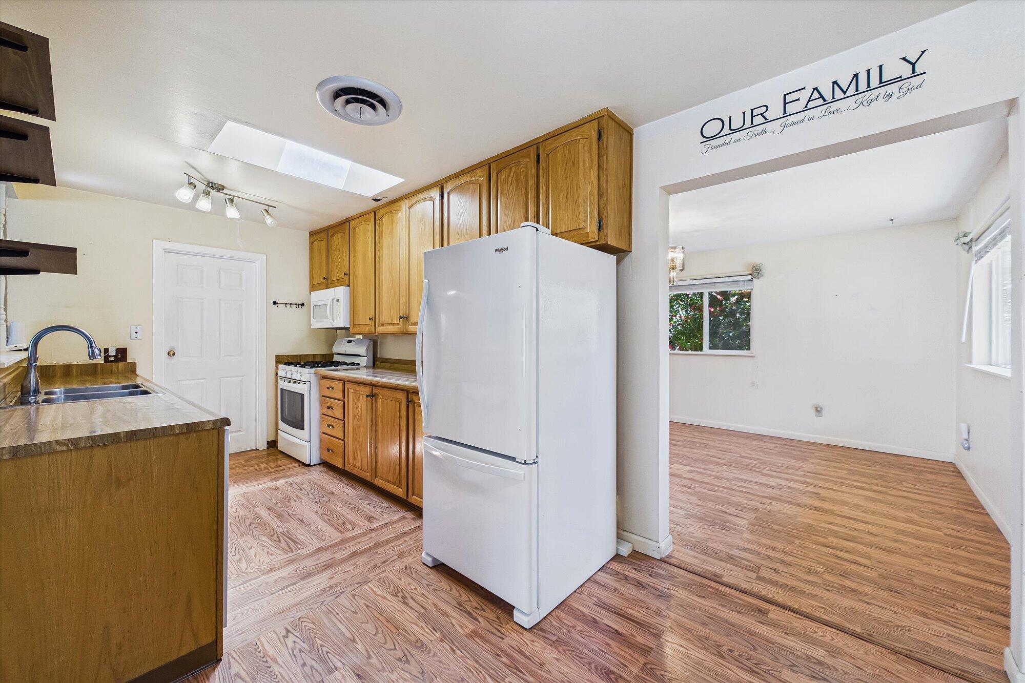 1185 Eeloa Avenue Rio Dell, CA 95562 - Photo 17 of 49