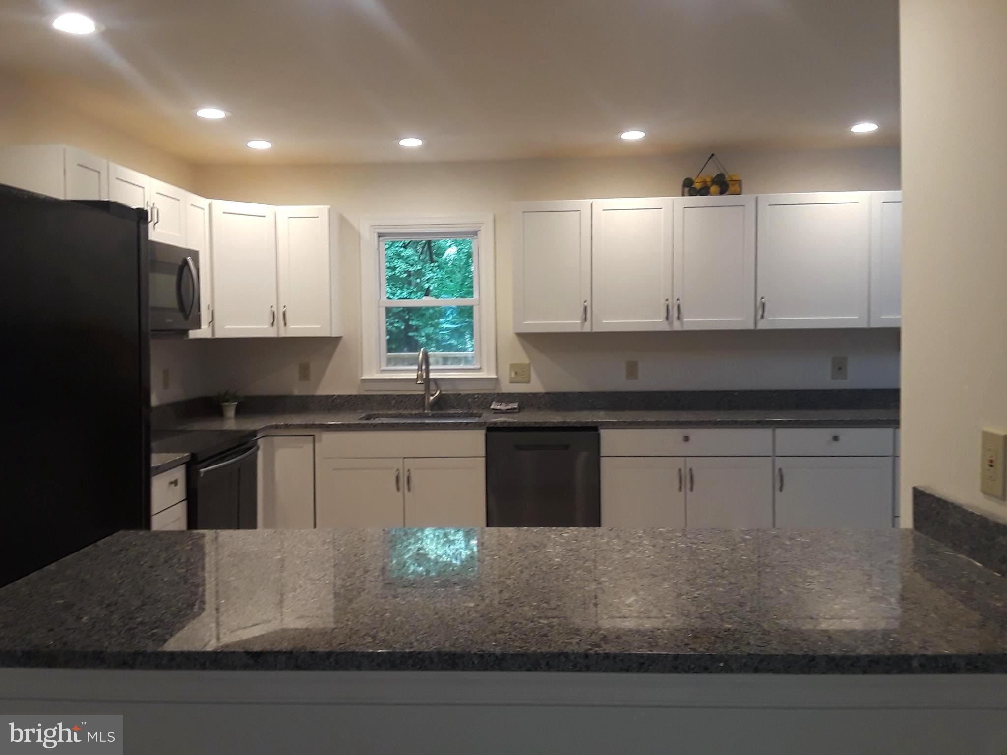 13840 Union Church Road Sumerduck, VA 22742 - Photo 13 of 30 Spacious kitchen
